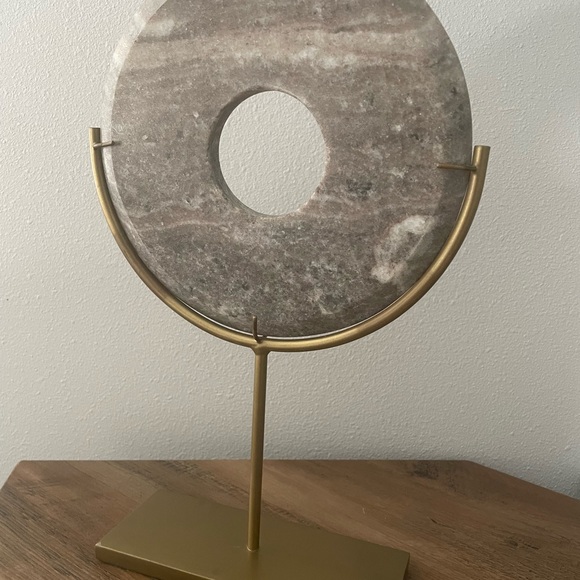 Threshold with Studio McGee marble disc - Picture 5 of 7